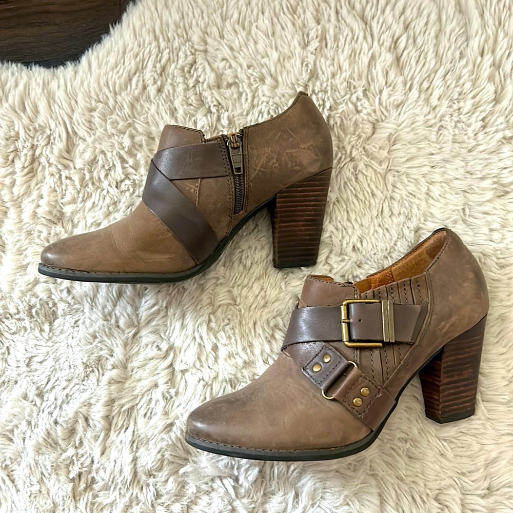 Clarks Indigo booties